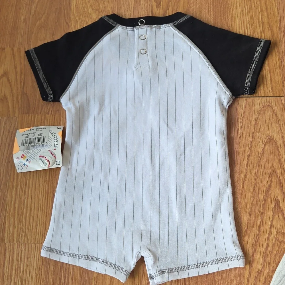 MLB Chicago White Sox Baby Romper NWT 0-3M Outfit Baseball Fan